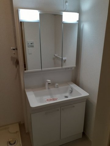 洗面設備　明るい洗面所です★