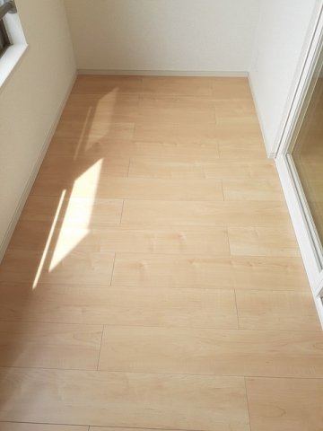 バルコニー　サンルーム付きのお部屋です♪