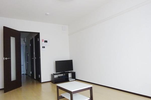 居室・リビング　★白を基調とした明るいお部屋です★