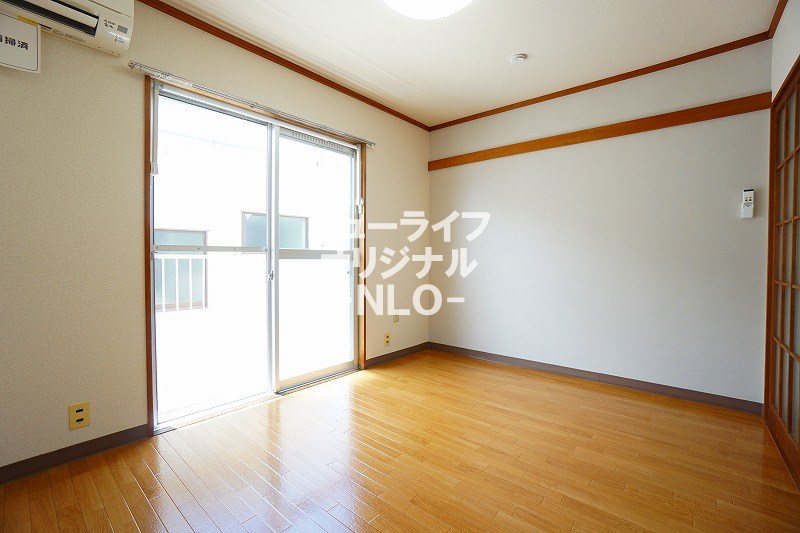 居室・リビング　夏・冬を快適に過ごせるエアコン付☆