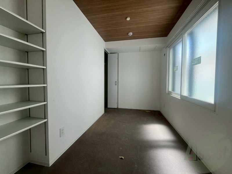 その他部屋・スペース　こちらのお部屋は光が差し込む、温かみのあるお部屋です。