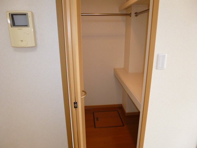 収納　ウォークインクローゼット