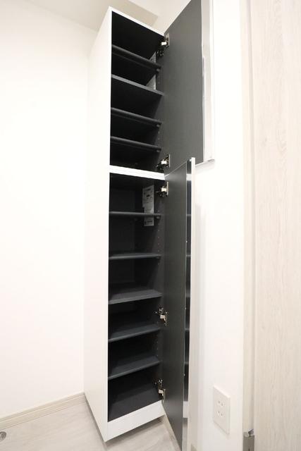 収納　収納　シューズボックス