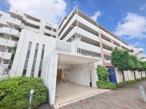 建物外観　外観タイル張りです