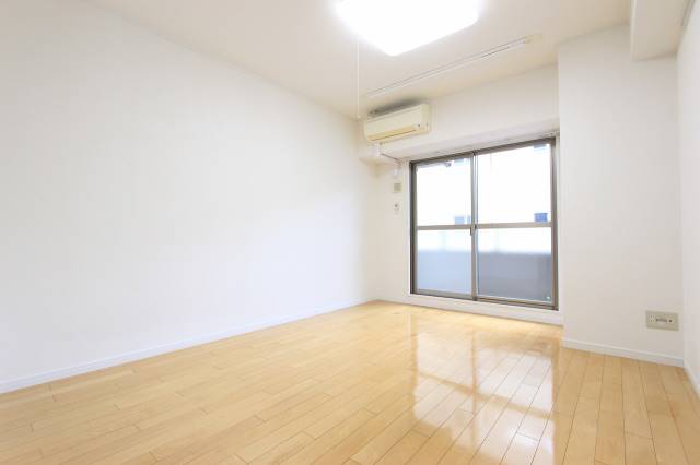 居室・リビング　内装の綺麗なお部屋です