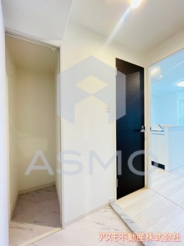 玄関　同マンション別部屋　参考写真