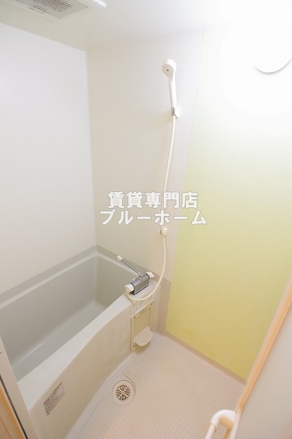 バス・シャワールーム　綺麗なお風呂！