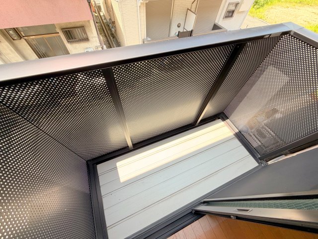 バルコニー　風通しの良いバルコニー。洗濯物もよく乾きそうです。