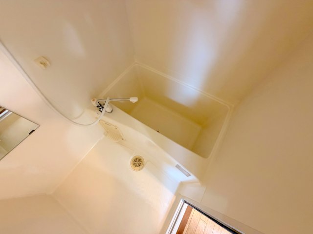 バス・シャワールーム　ゆったりと入るなら、お風呂とトイレとは別々が嬉しいですよね。
