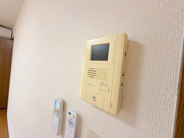 セキュリティ　TVモニターホンで来客が誰か確認してから開けて下さいね