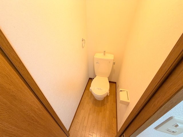 トイレ　清潔感のあるトイレは、誰もがリラックスできる空間です。