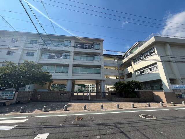 小学校　緑井小学校（小学校）まで850m
