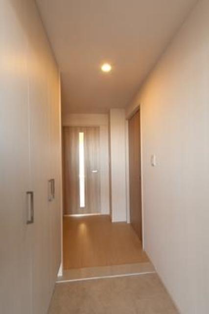 玄関　※写真は同タイプ住戸です。