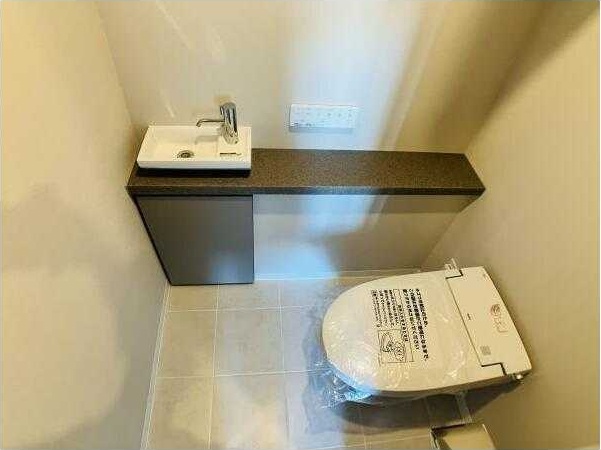 トイレ　※別部屋の参考写真です。