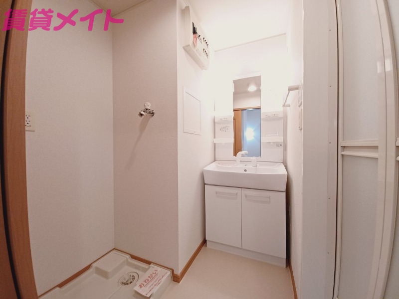 洗面設備　同型参考写真