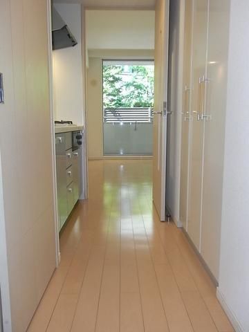 玄関　廊下からの見た目