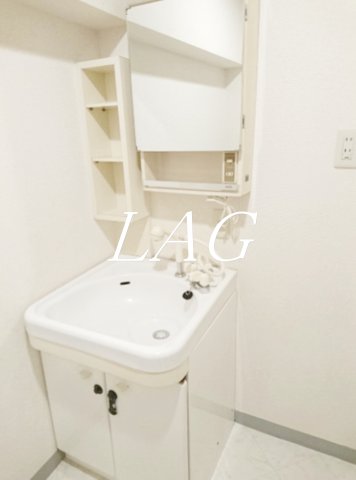洗面設備　独立洗面台です。