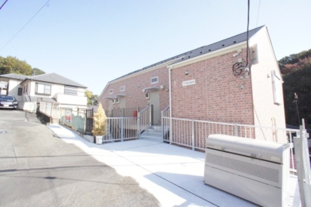 建物外観　閑静な住宅地でゆったりライフスタイルを満喫してください♪