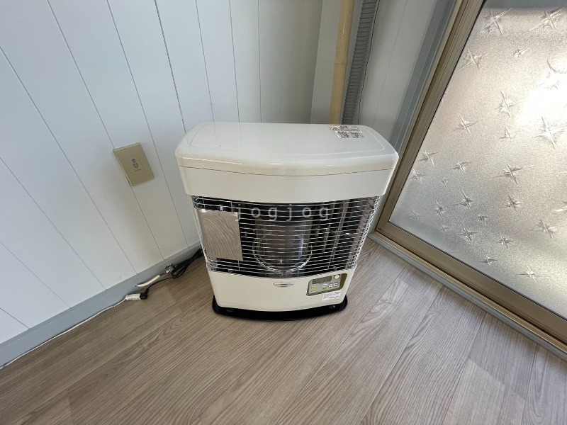 その他設備　冬はあったか石油ストーブです。