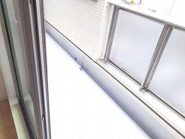 バルコニー　外からの目が気にならないバルコニーで洗濯物が干せます