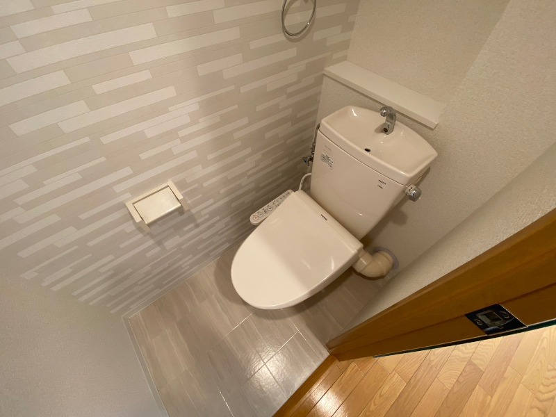 トイレ　トイレです。ウォシュレット付を探している方、おすすめです。
