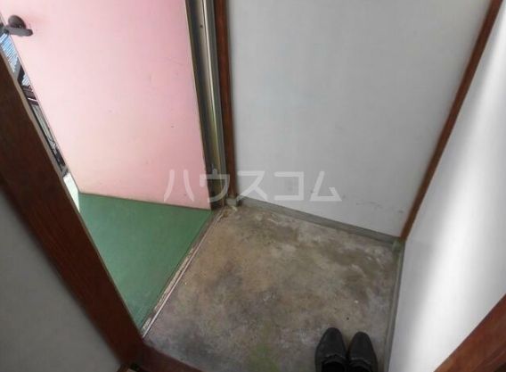 本牧町1丁目アパートの玄関写真