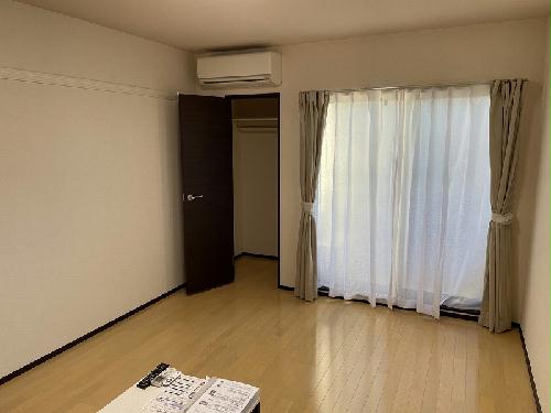 バルコニー　窓側