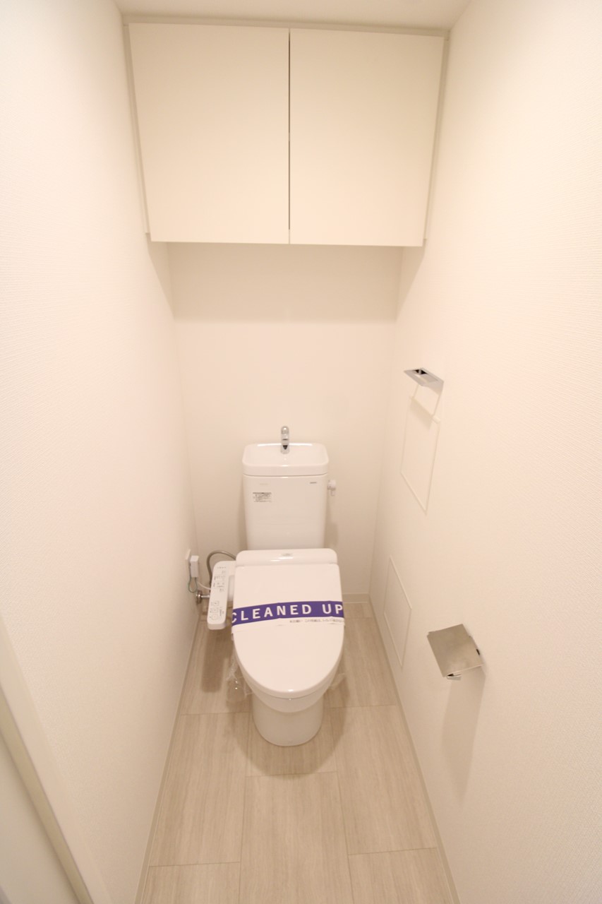 トイレ　*同物件、別部屋の写真です