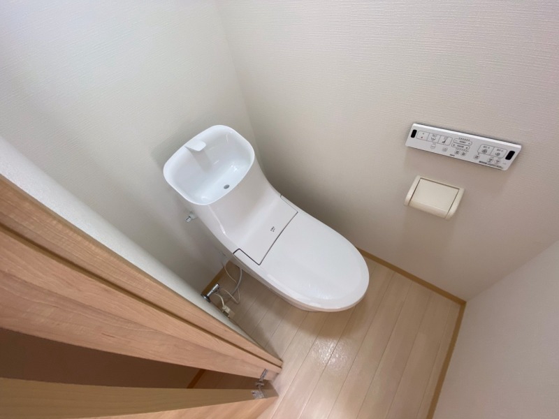 トイレ　こちらはトイレです。清潔感があり、安心して使用できます。