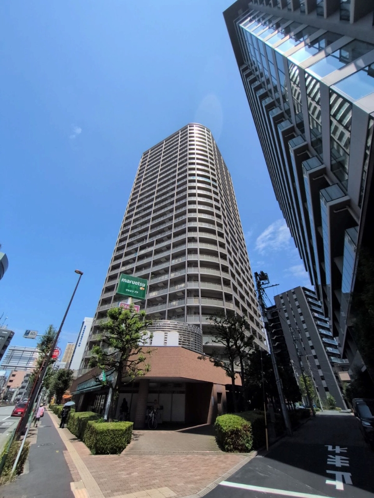 ドラックストア　どらっぐぱぱす 東日暮里リーデンスタワー店（ドラッグストア）まで122m