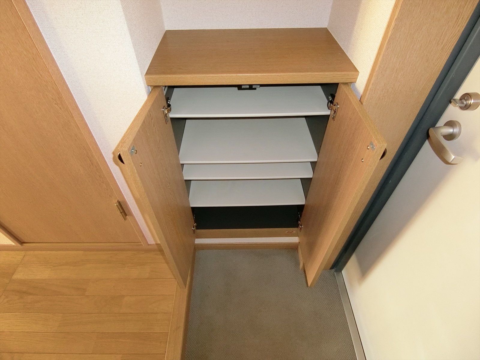 玄関　玄関収納
