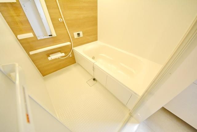 バス・シャワールーム　★バス★お部屋ごとに壁紙が異なります★