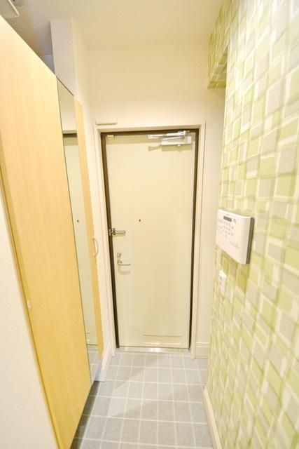 玄関　★玄関★お部屋ごとに壁紙が異なります★