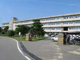 中学校　小松市立松陽中学校（中学校）まで975m