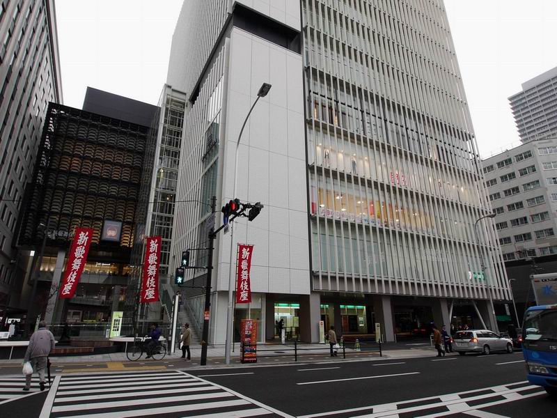 ショッピングセンター　上本町YUFURA（ショッピングセンター）まで981m