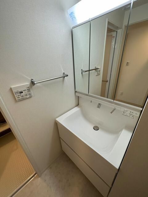 洗面設備　（別タイプ参考写真）ＭＯＮＯＬＩＴＨ　北区王子本町１