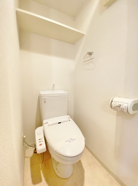 トイレ　暖房便座付きシャワートイレ