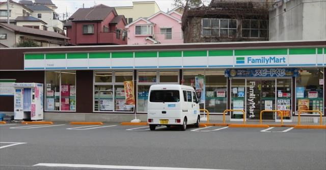コンビニ　ファミリーマート下永谷店（コンビニ）まで701m