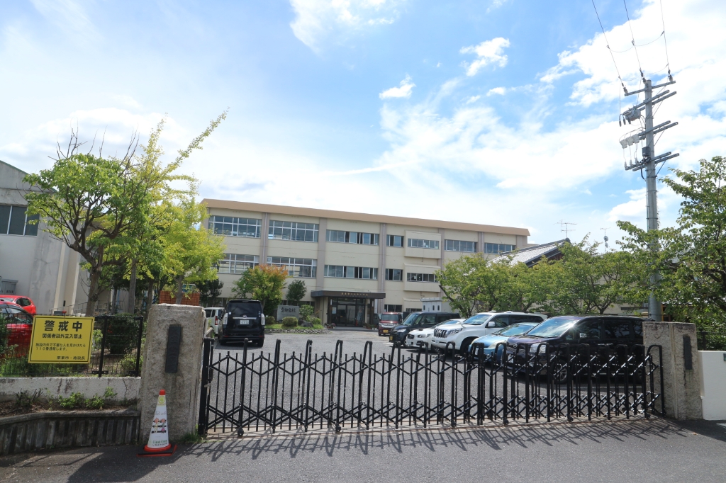 小学校　栗東市立大宝小学校（小学校）まで496m
