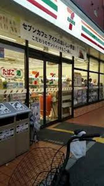 コンビニ　セブンイレブン大阪西中島6丁目店（コンビニ）まで438m