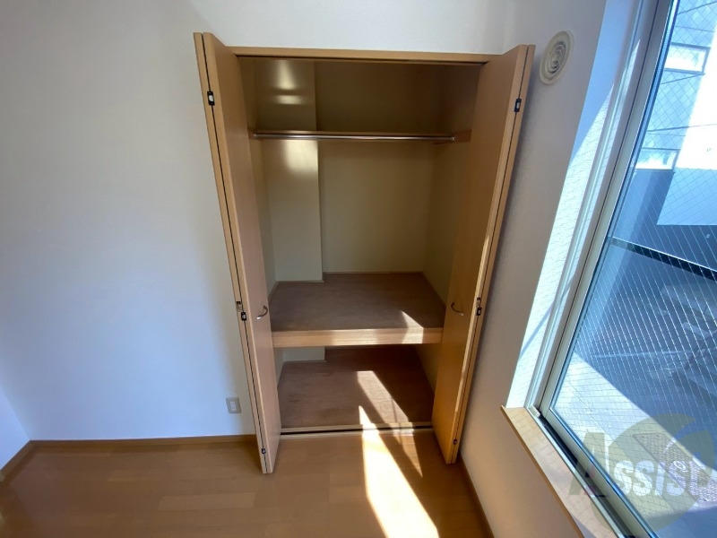 収納　寝室にあったクローゼット。荷物がたくさんあっても大丈夫。