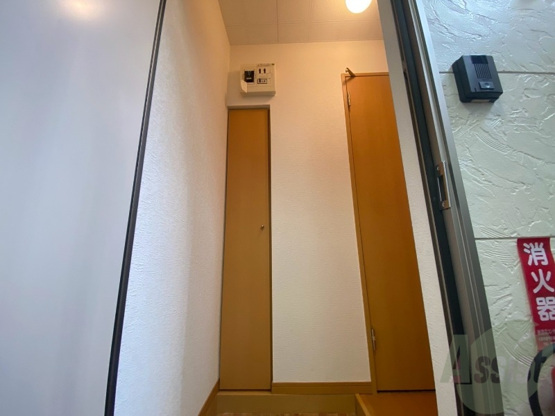 玄関　玄関から見た景色はこちらです。イメージできますか。