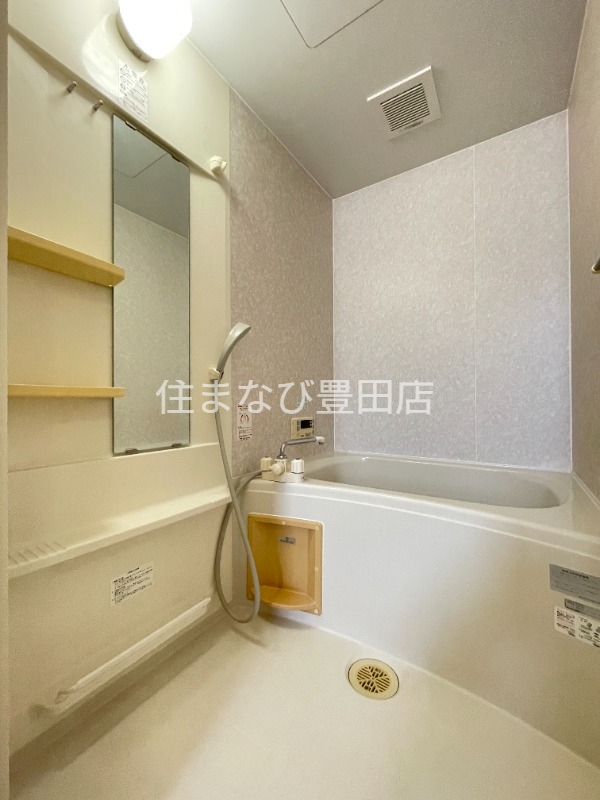 バス・シャワールーム　同型別部屋写真