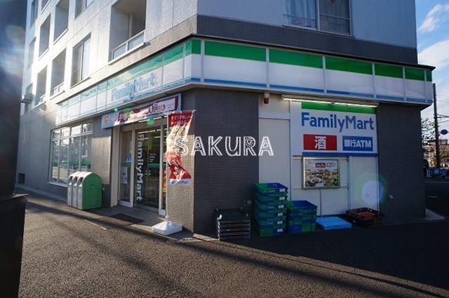 コンビニ　ファミリーマート鶴見仲通店（コンビニ）まで225m