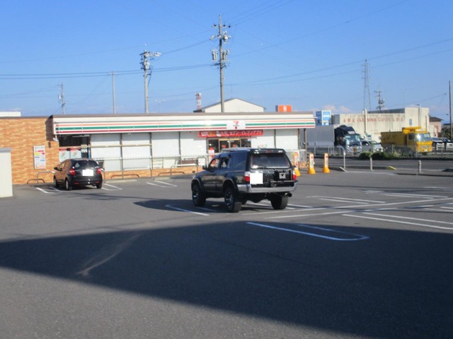 コンビニ　セブンイレブン美濃加茂山手町店（コンビニ）まで626m