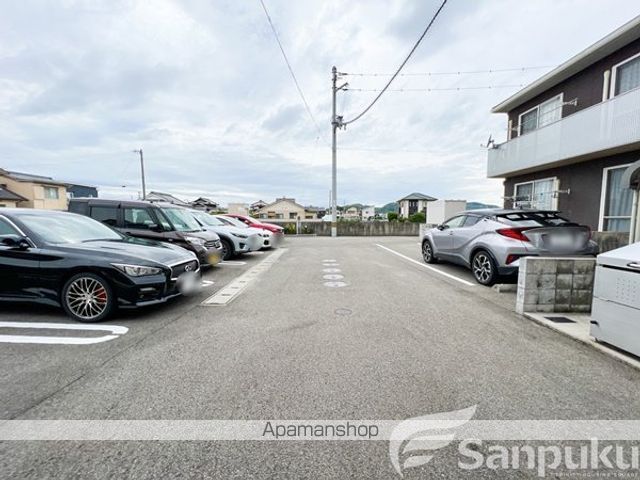 駐車場　駐車場