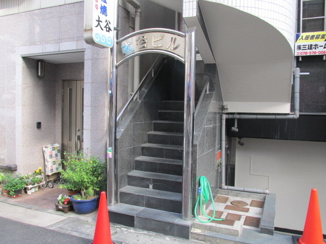 エントランス　入り口もとっても綺麗です。