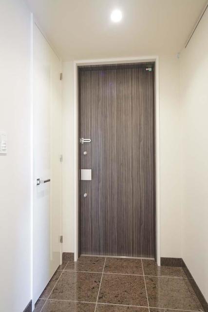玄関　※写真は同タイプ住戸です。