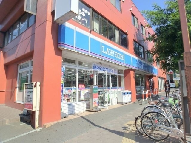 コンビニ　ローソン南平岸駅前店（コンビニ）まで690m