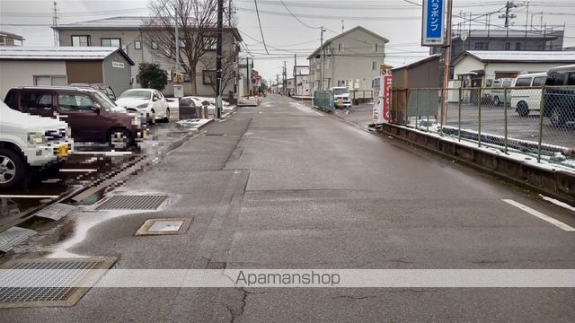 その他　前面道路（その他）まで0m